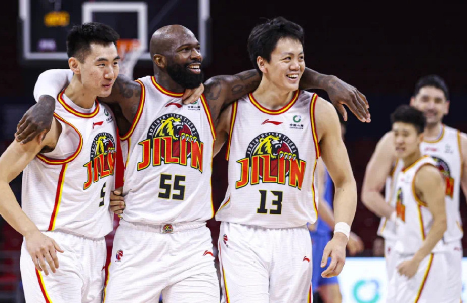 包含今晨奥兰多魔术调整名单以备社区盾，回应争议环节打磨，信心回归，赛季目标并未改变的词条